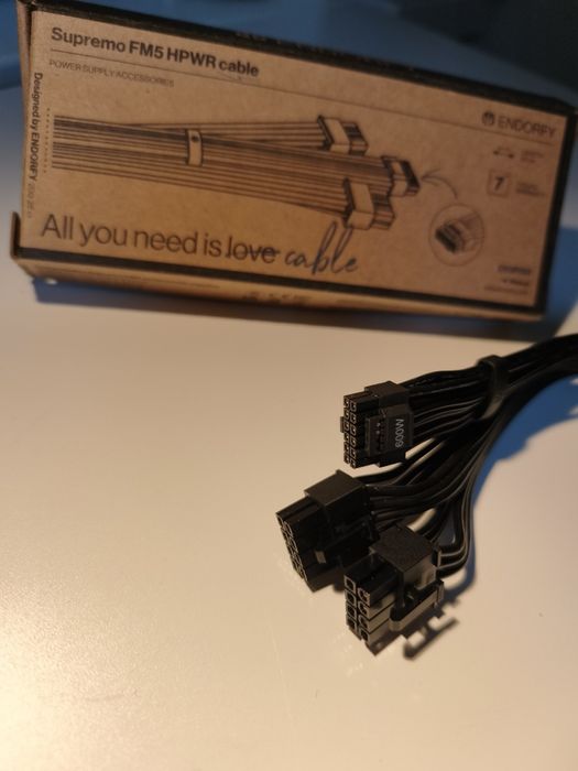 Kabel zasilający kartę graficzną 12Vhpwr