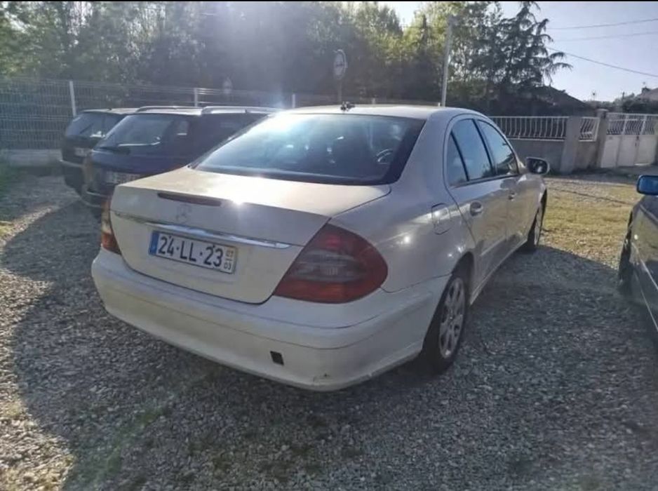 Mercedes E200 diesel  (avariado)