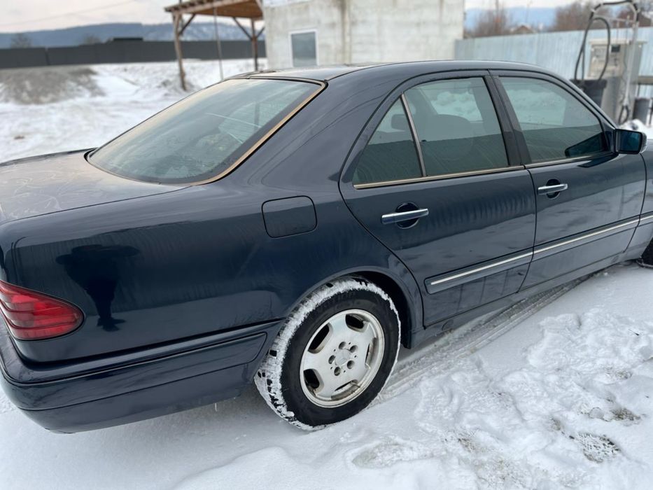 Продам Mercedes-Benz E 220 (1999 рік)