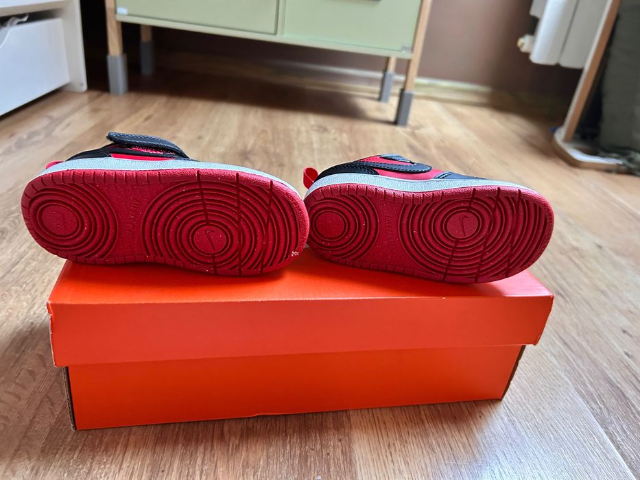Buty chłopięce NIKE nowe w kartoniku 23.5