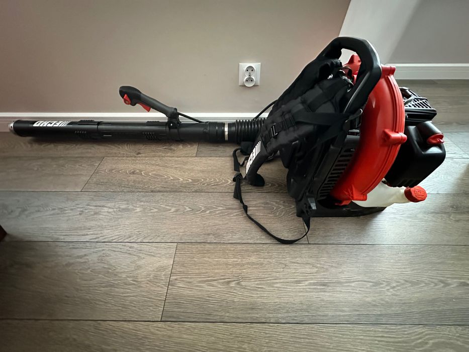 Dmuchawa plecakowa echo do liści trawy