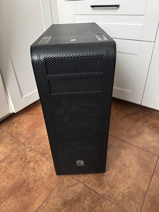 Serwer NAS TrueNAS G4400 Thermaltake Core V71 - bez RAM i dysków
