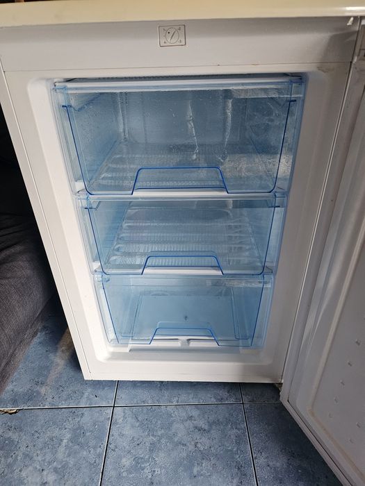 Arca vertical Electronia