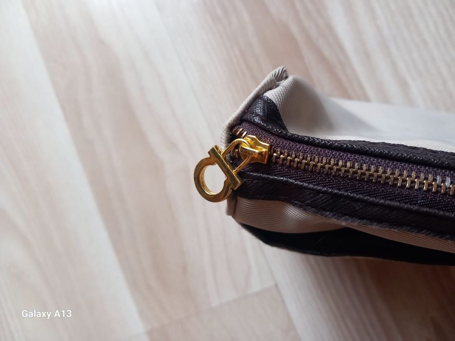 Salvatore ferragamo kosmetyczka damska