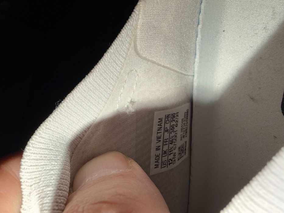 Tênis esportivo masculino Adidas 4D Fusio Cloud branco rosa H04508