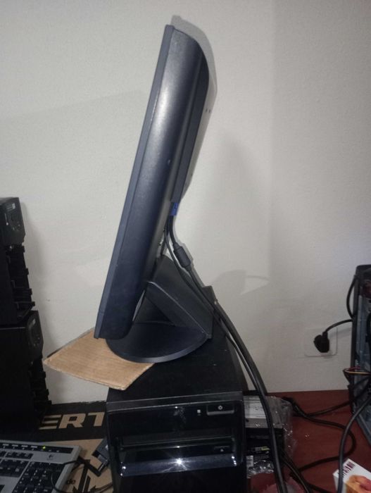 Монітори 17" 12 Вольт (5:4) з динаміками