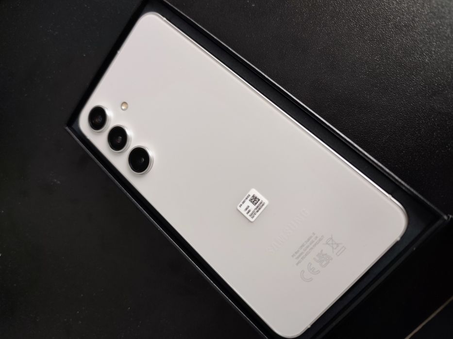 Sprzedam Samsung Galaxy S24