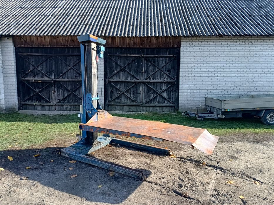 Podnośnik jednokolumnowy Dog 1500kg traktorek motocykl Quad