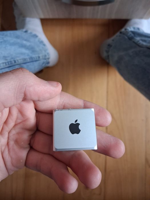 Ipod shuffle 4 2gb ideal