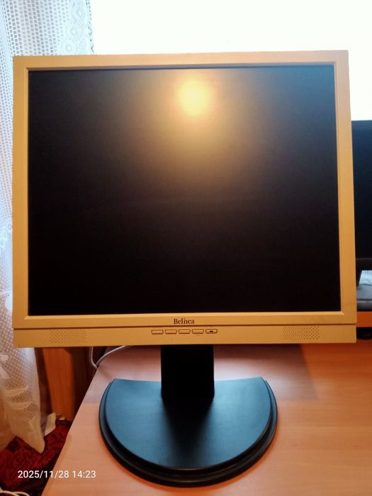 Monitor Belinea 1280x1024 regulowany