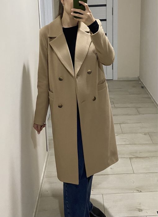 Пальто жіноче нове класичного крою українського виробника