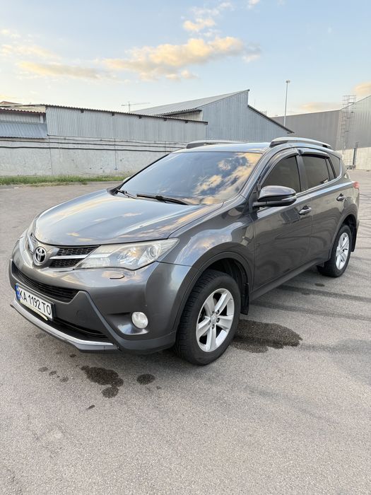 Toyota RAV 4  офіційна