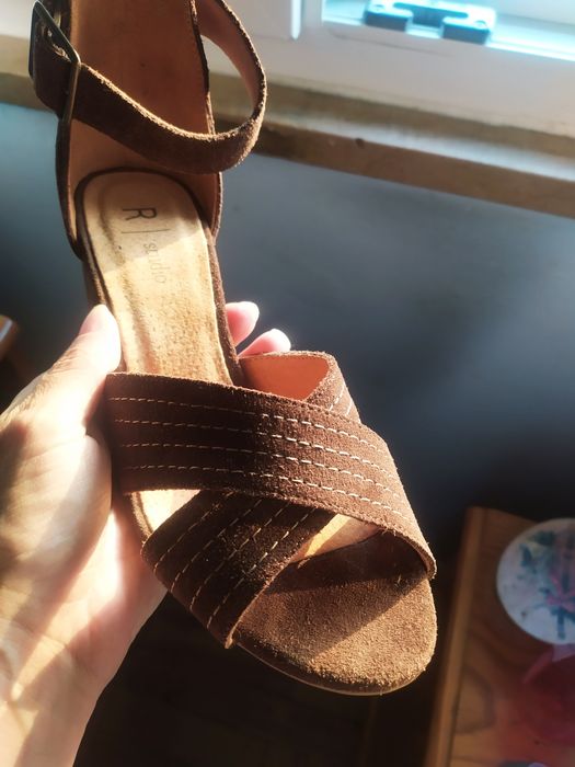 Sandálias castanhas em camurça 36