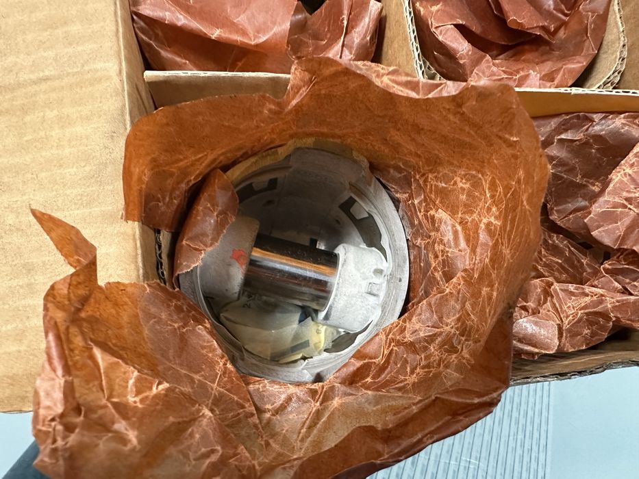 Pistões Mercedes OM615 200d/220d