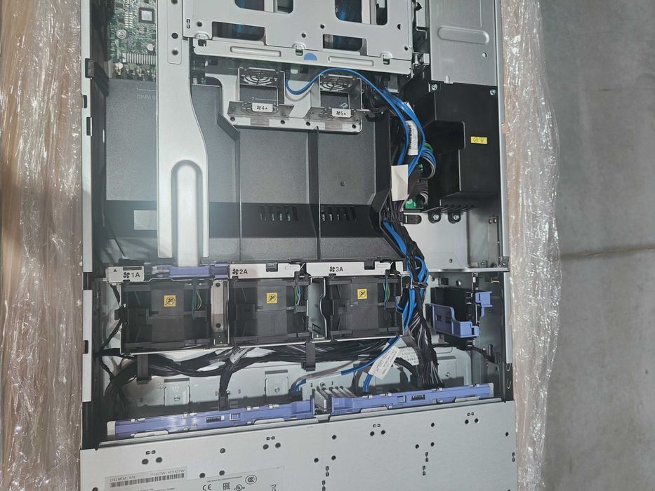 IBM System x3630 M4 2× Xeon E5-2407 96GB RAM 2×SSD 250GB