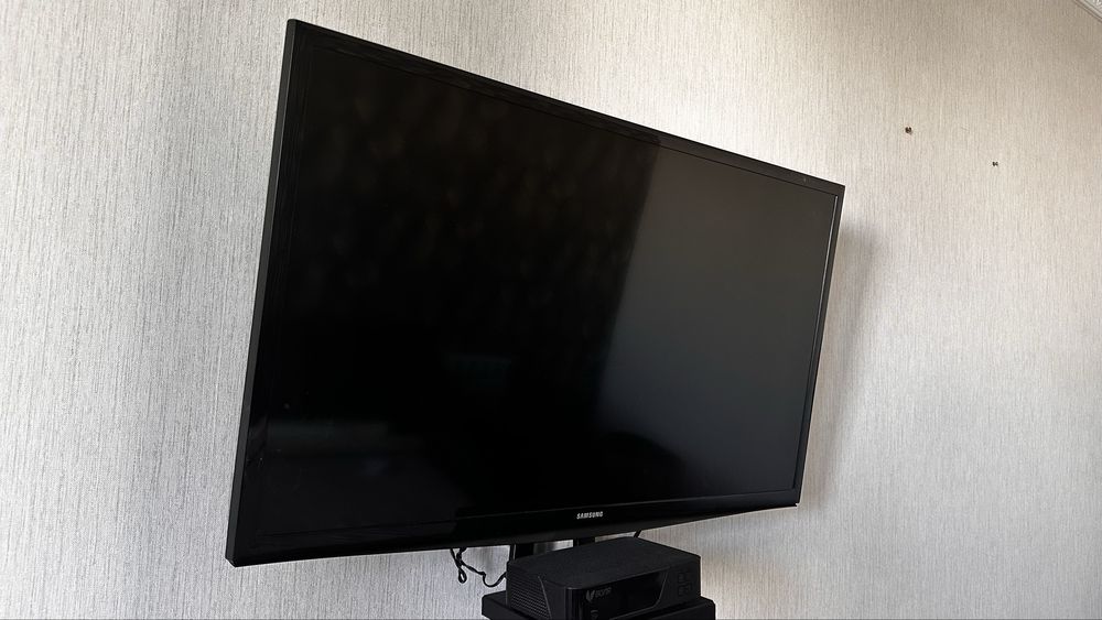 Телевизор Samsung 32”