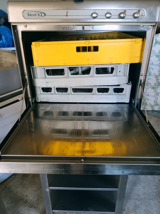 Máquina de loiça industrial