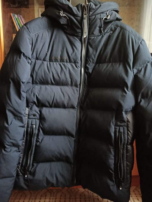 Продам куртку нову