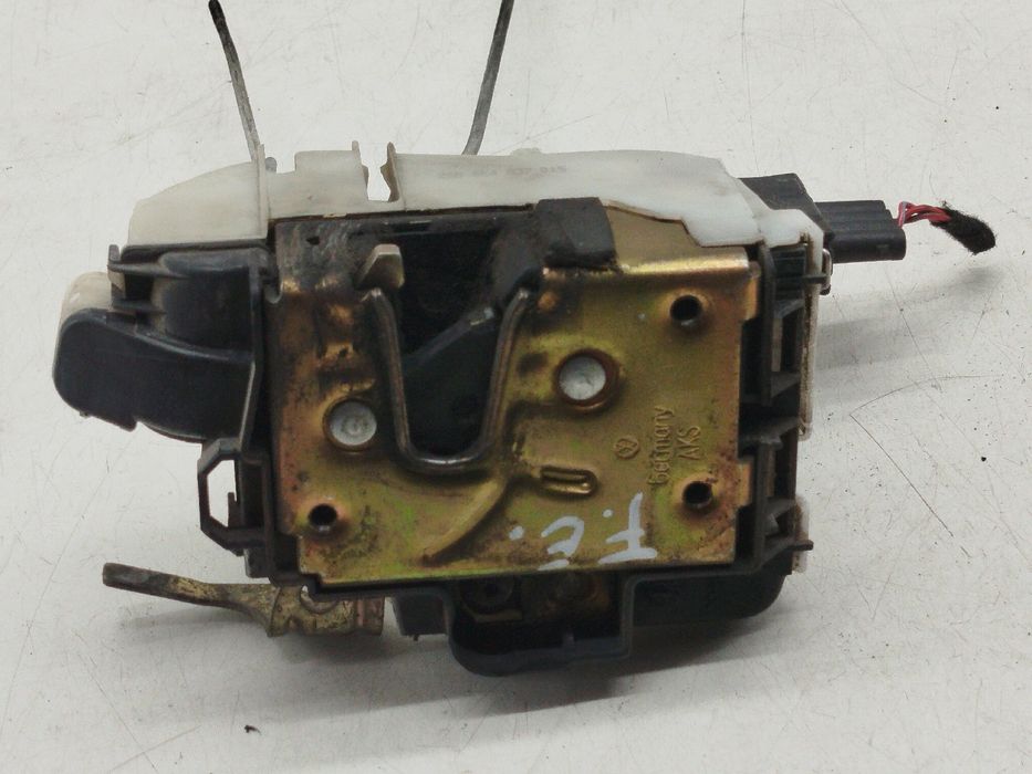 Fecho da Porta Frente Esquerdo - VOLKSWAGEN Polo Classic (6V2) | 95 - 09