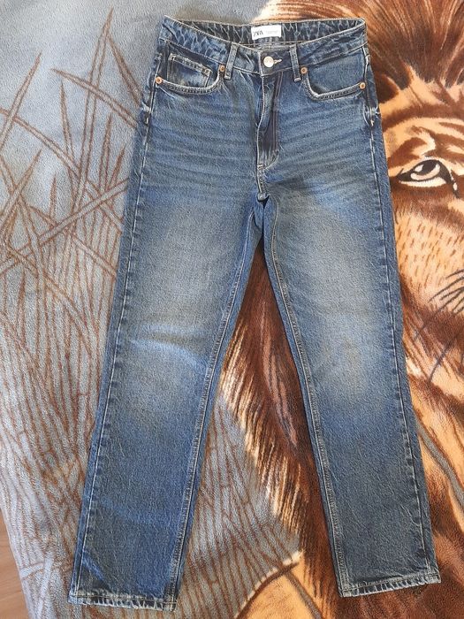 Джинси жіночі Zara, модель мом, розмір 38.
