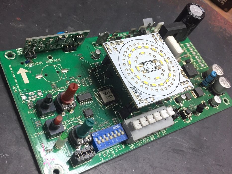 Reparação de placas de automatismos referente a “portōes de garagem”