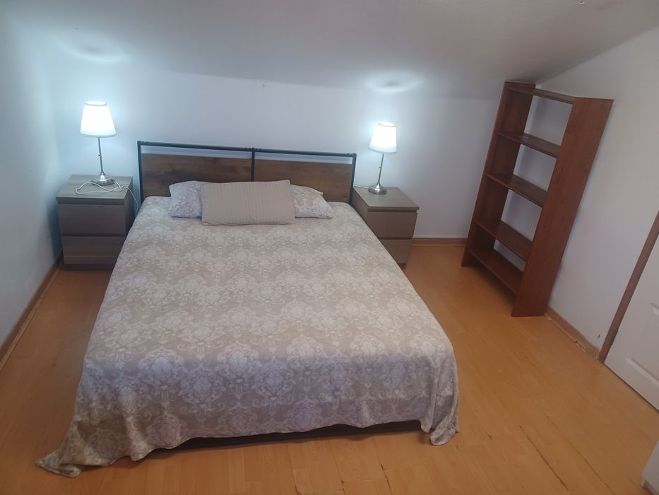 Quarto com cama de casal a 6 minutos da estação de comboios
