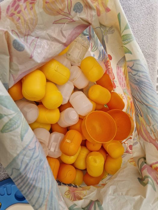 Sprzedam puste opakowania po kinder niespodziankach