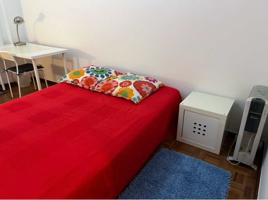 Alugo arrendo Quarto para trabalhador/a avenida marquês de pombal