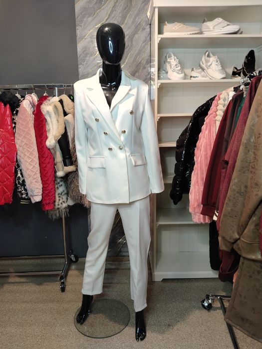 Elegancki garnitur damski