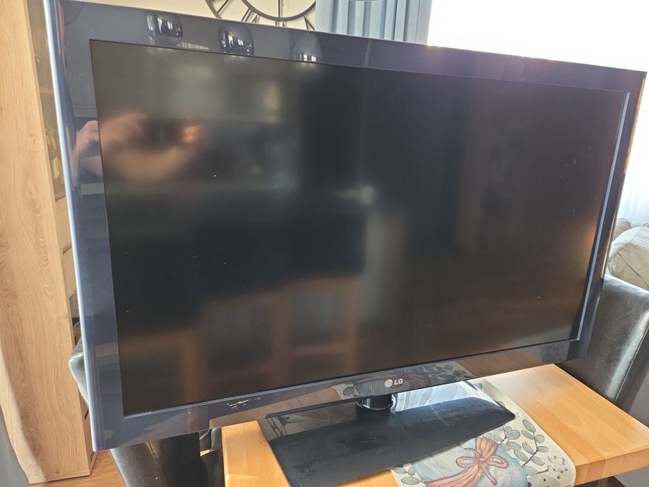 Telewizor LG 42" Full HD
Sprzedam telewizor LG 42 cale (model