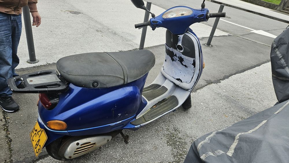 Vespa Ano 1999 - Porto