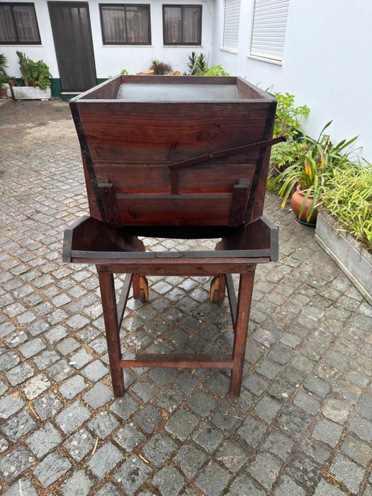 Tarara Antiga em Madeira para Milho e Cereais | Peça Agrícola Tradicional Portuguesa | Coleção | Decoração