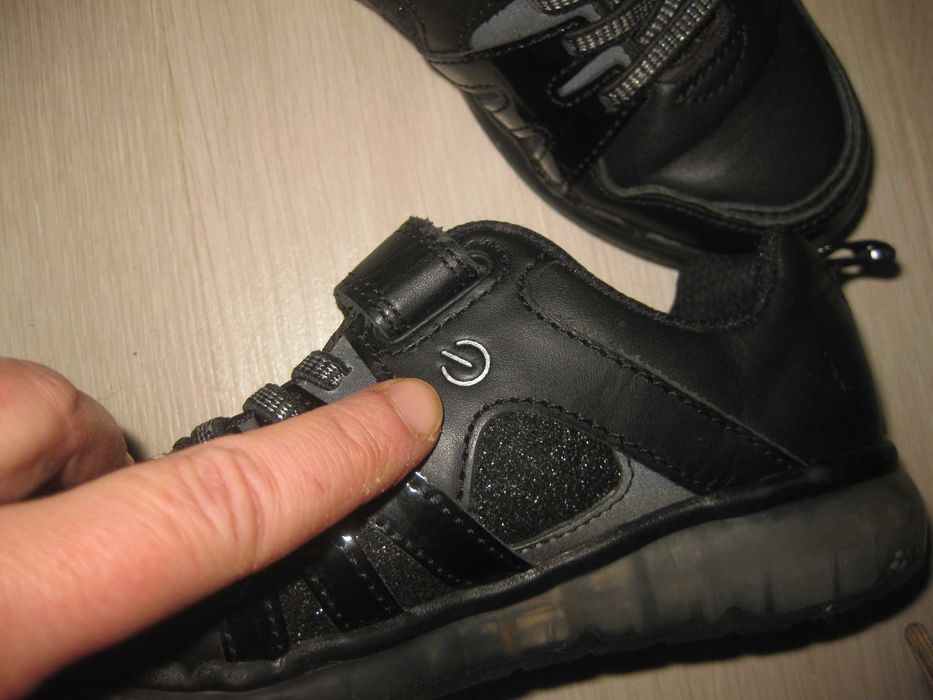 17,5 см устілка, шкіряні туфлі з мигалками Clarks дівчинці