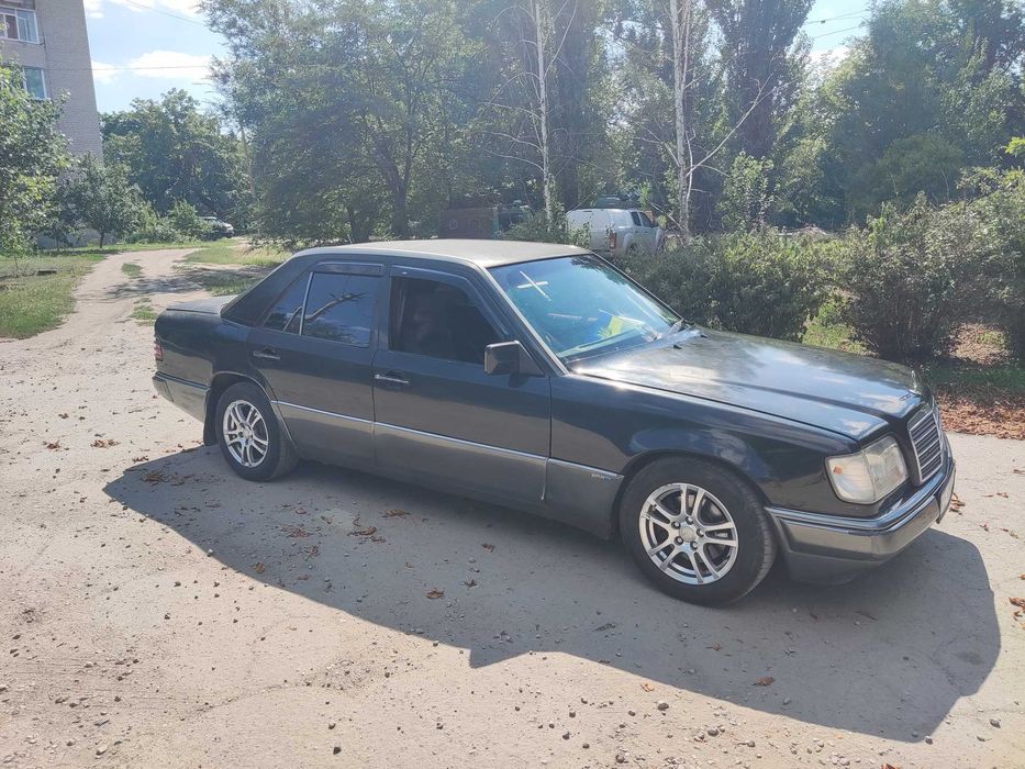 Продам Мерседес w124 рестайлинг