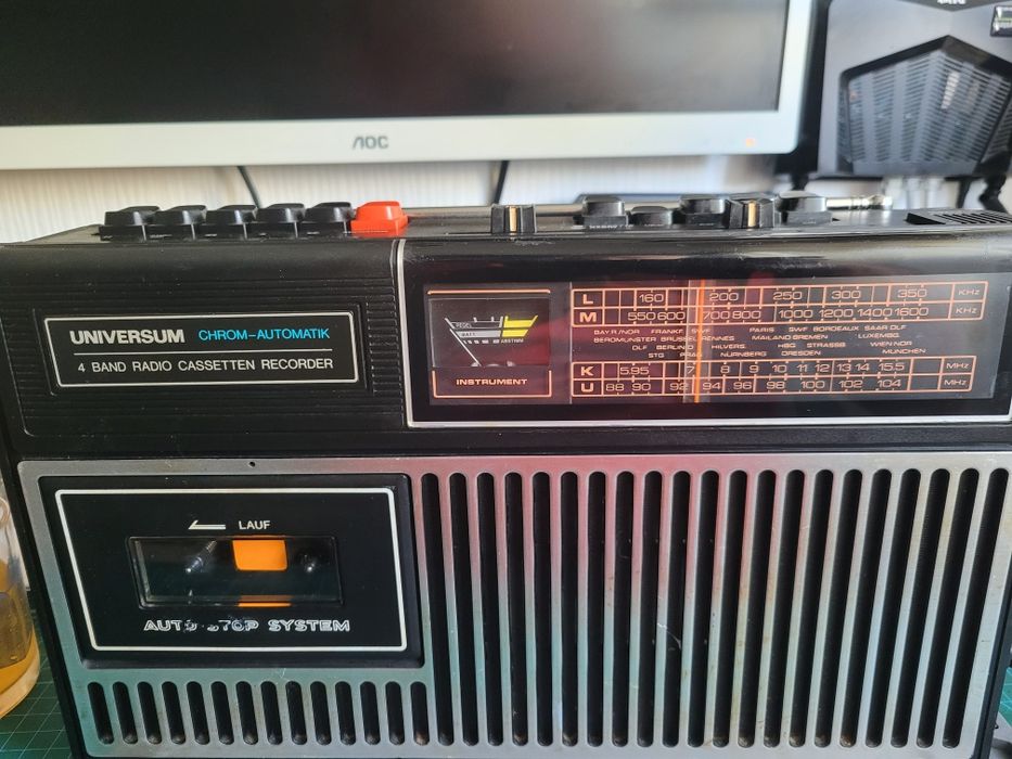 Radio z zegarem klapkowym  sprawny
