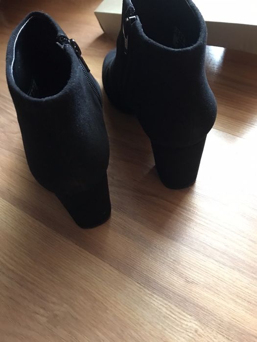 Ботильйони ботинки жіночі Clarks  kelda nights/ натурал. замша (36)