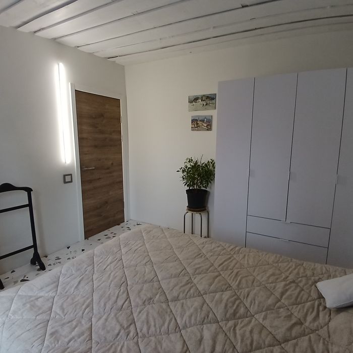 Будинок біля Лісу та Озера. Відновлений, зручний, сучасний.