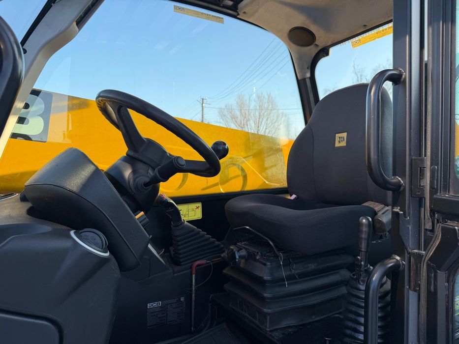 Телескопічний навантажувач JCB 541-70