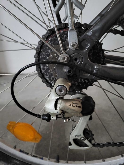 Bicicleta KTM, tamanho S, bom estado, pneus novos