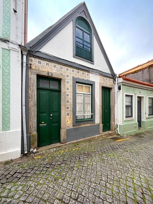 Moradia  Térrea com Sótão Zona Historica Beira Mar (para recuperar, in
