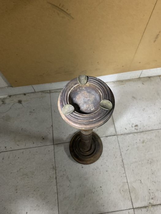 Cinzeiro de pé Alto sec XVII