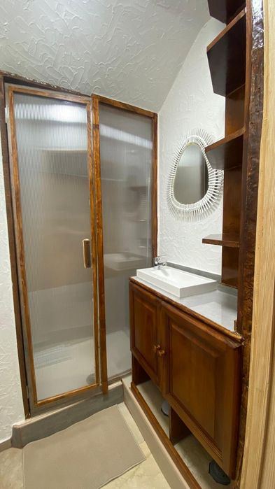 Alugo 2 quartos individuais preferencialmente a jovens