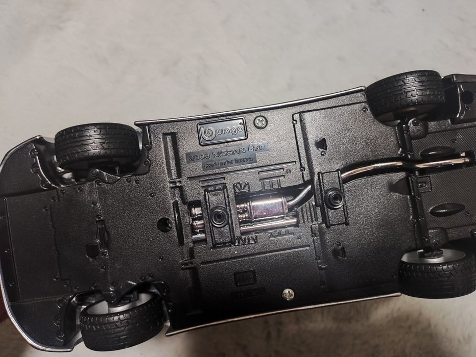 Nissan GT-R 2009 1/18 Burago