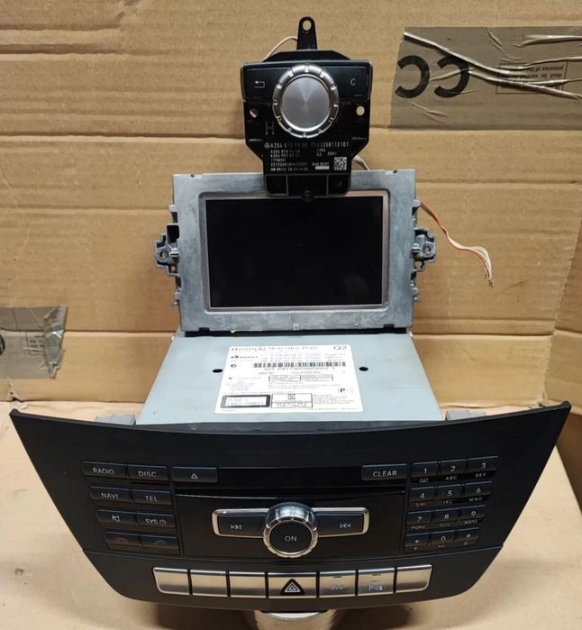 Mercedes W204 Lift Radio Wyświetlacz