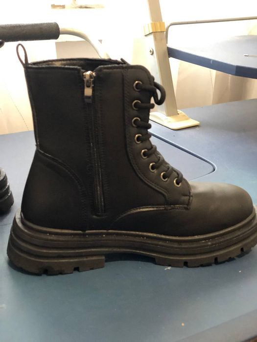 Нові ботінки Жіночі 40 розмір