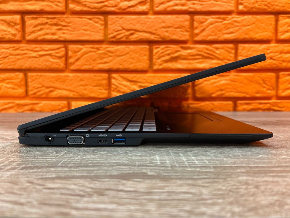 Ноутбук 15.6" Fujitsu U757 (1920x1080) IPS/i5-6200U, 8 RAM, 512 M2 SSD/Type-C + Гарантія 1 рік