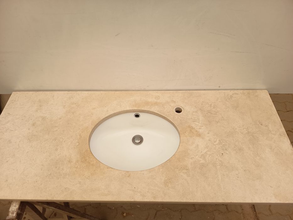 Pedra com lavatório