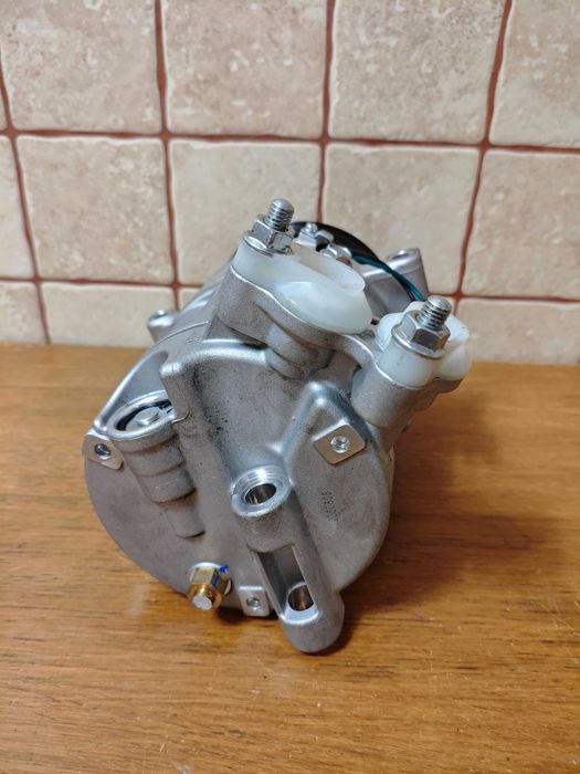 Kompresor Sprężarka Klimatyzacji NRF 32816 Volvo Ford Mazda 1.6