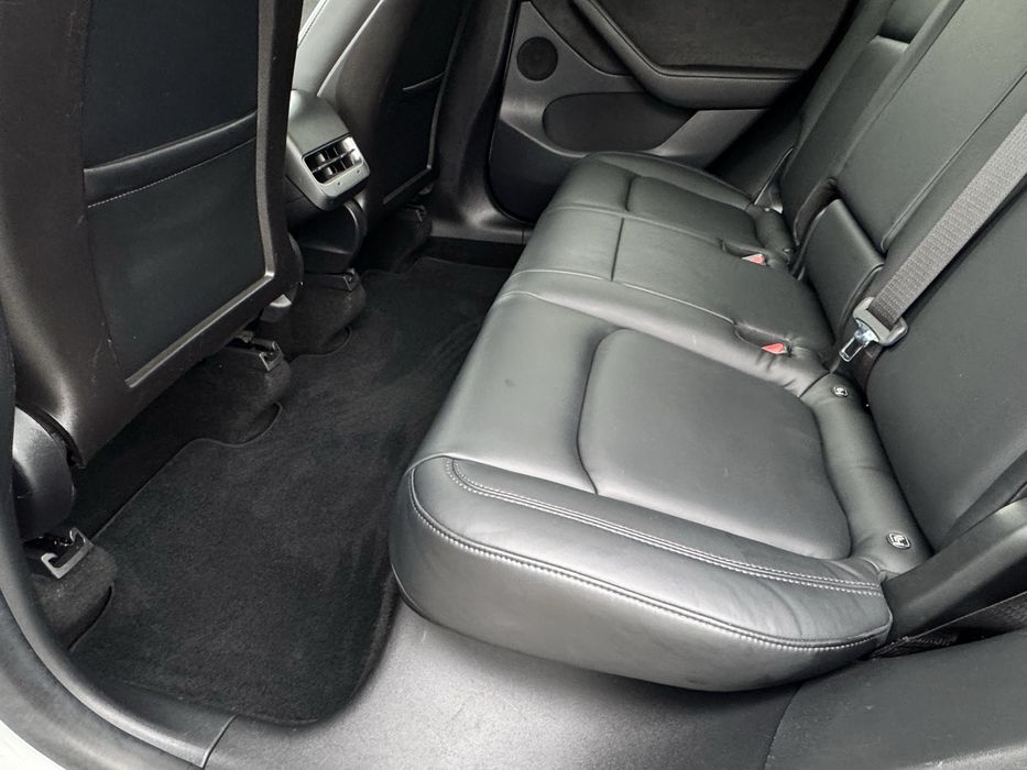 Tesla Model Y Long Renge 82 kvh