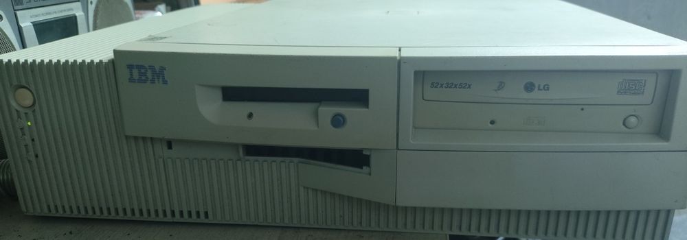 Rezerwacja Retro komputer IBM desktop